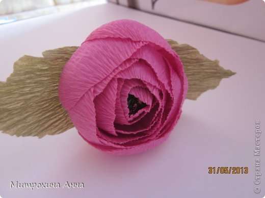 Английская роза из гофрированной бумаги