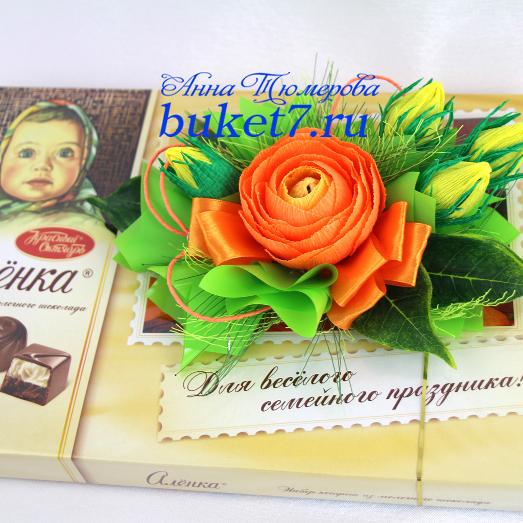 Коробка из цветов и конфет