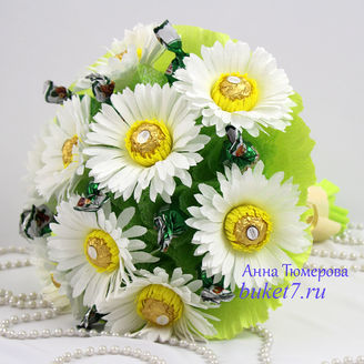 Фото Букет ромашек из конфет