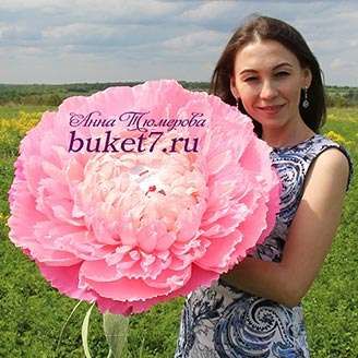 Фото Гигантский пион с коробкой конфет Раффаэлло. Видео МК